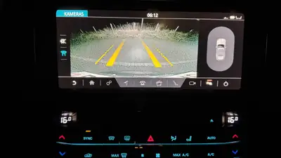 Jaguar F-PACE 2.5 T 250 Prestige AWD — SUV premium sans accident, moteur essence performant — Miniature 16