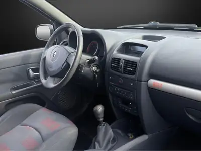Renault Clio 1.4 16V Dynamique — Citadine fiable, frais de révision inclus — Miniatura 10