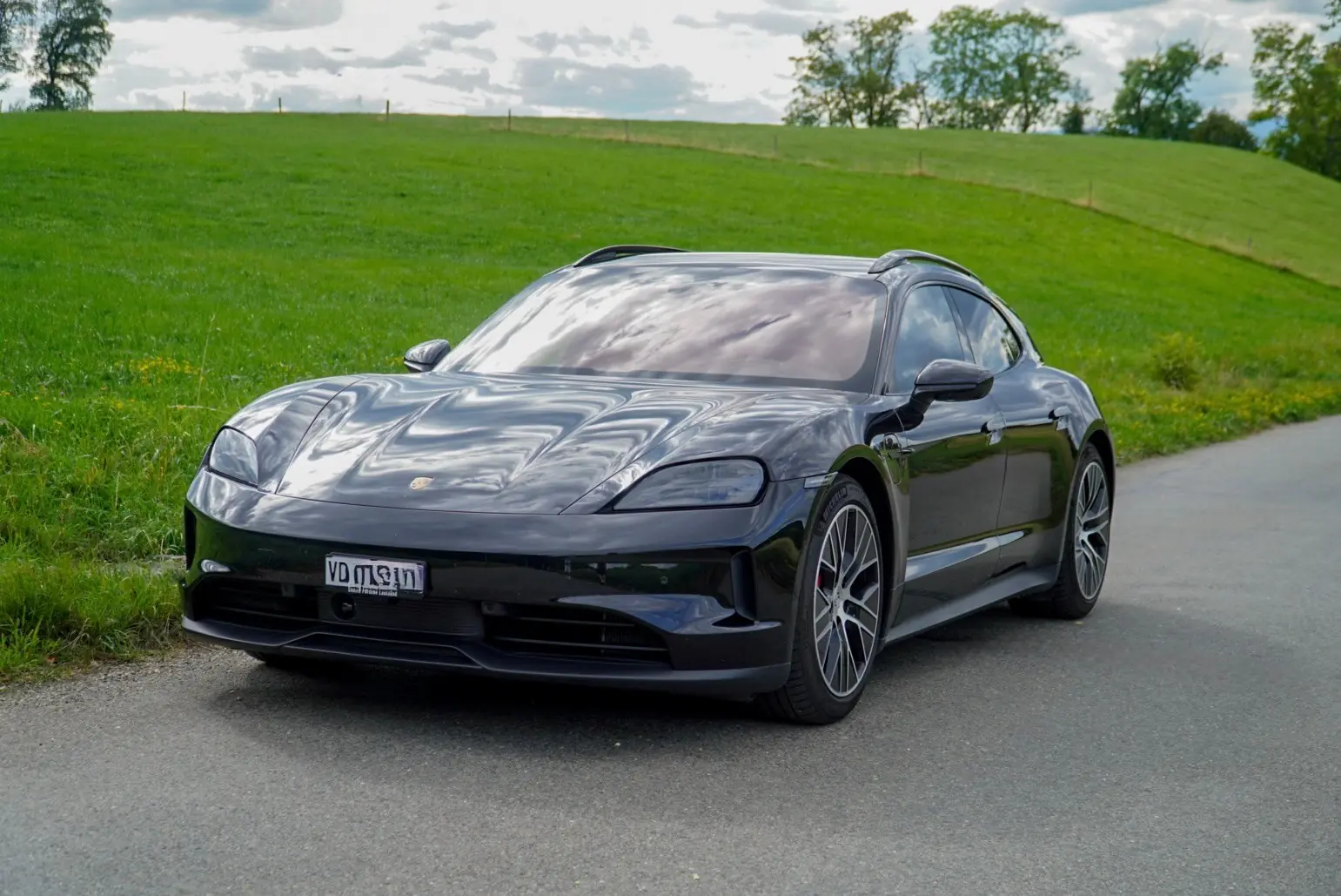 Porsche Taycan 2024 occasion Grandvaux — 1