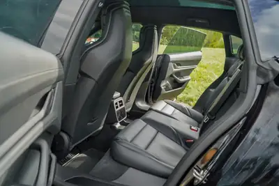Porsche Taycan 4S Sport Turismo — Berline électrique haute performance, véhicule d'usine comme neuf — Miniatur 12