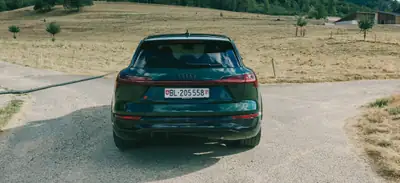 Audi SQ8 quattro 503 ch — SUV électrique haute performance, 52 000 km — dashboard
