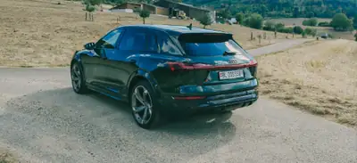 Audi SQ8 quattro 503 ch — SUV électrique haute performance, 52 000 km — detail
