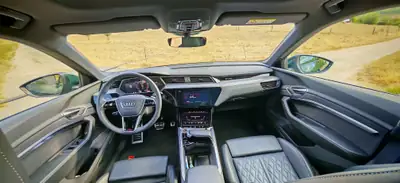 Audi SQ8 quattro 503 ch — SUV électrique haute performance, 52 000 km — Thumbnail 10