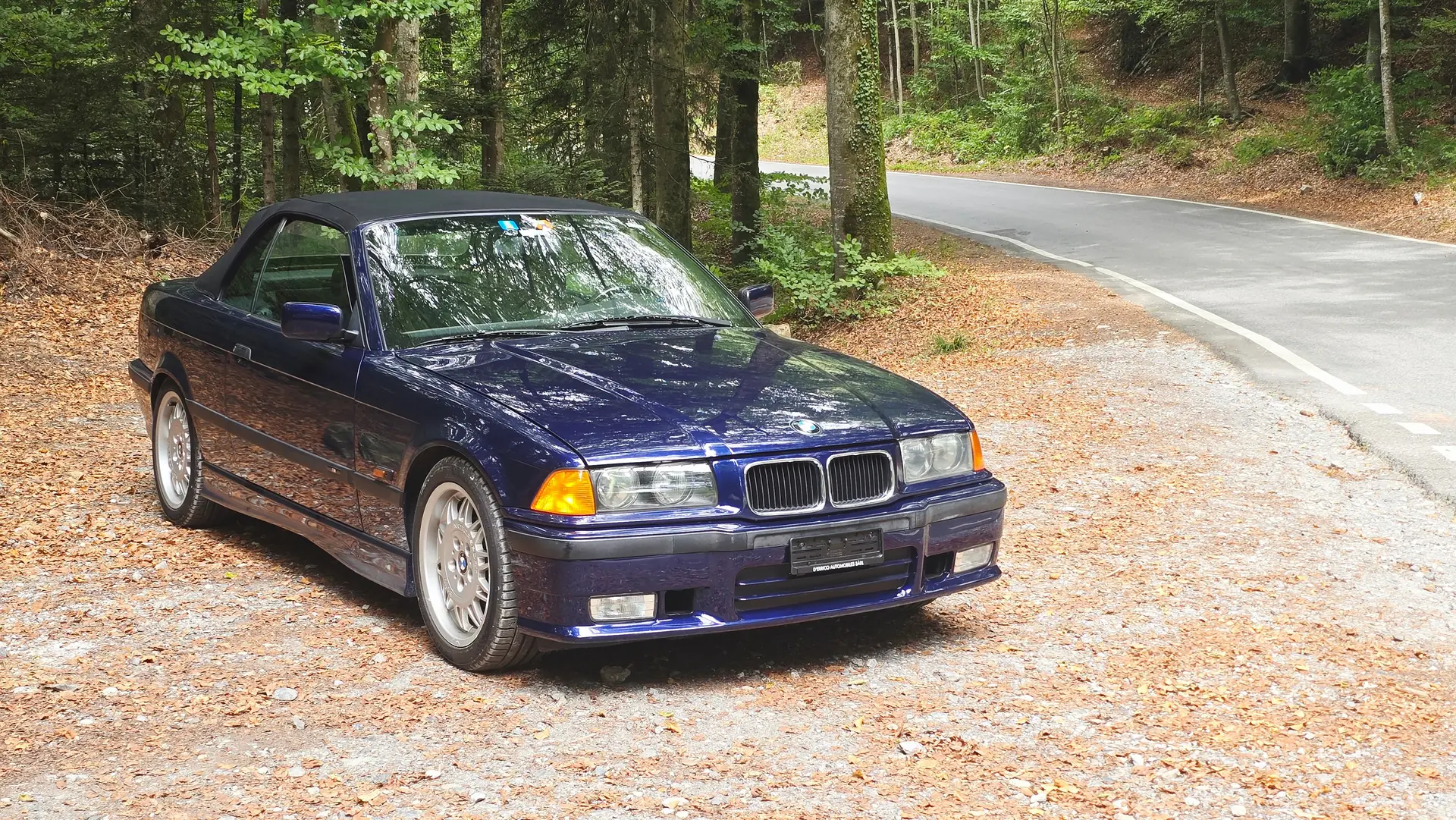 BMW 318i Cabriolet 1996 — Roadster emblématique, véhicule vétéran sans accident