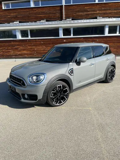 MINI Countryman 2.0 SD Cooper ALL4 — SUV compact diesel, 4x4 performant et économe — vue extérieure