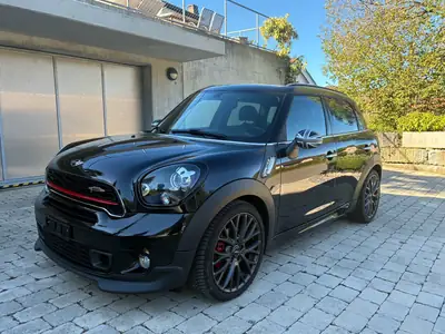 MINI Countryman 1.6i John Cooper Works ALL4 — Sportivité et polyvalence en format compact — vue extérieure