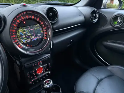 MINI Countryman 1.6i John Cooper Works ALL4 — Sportivité et polyvalence en format compact — Miniature 7
