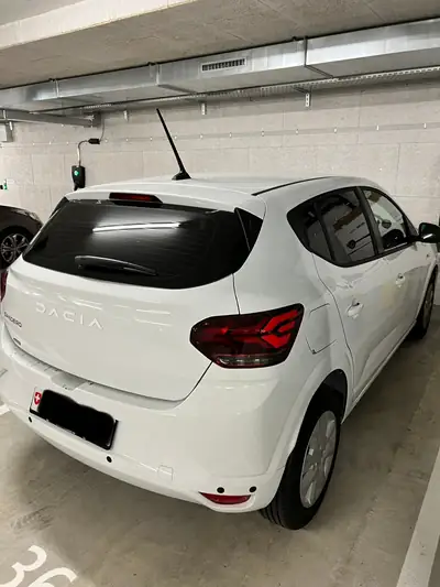 Dacia Sandero 1.0 TCe Expression — Citadine automatique, économique et bien équipée — rear view