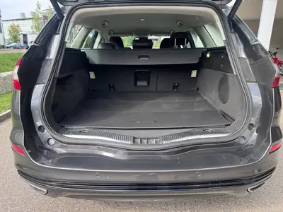 Ford Mondeo 2.0 TDCi 180 Titanium 4x4 — Break diesel performant, 4 roues motrices, entretien impeccable — Thumbnail 13
