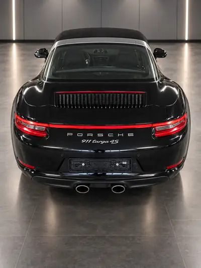 Porsche 911 Targa 4S PDK — Cabriolet mythique, 16'000 km seulement, historique Porsche complet — rear view