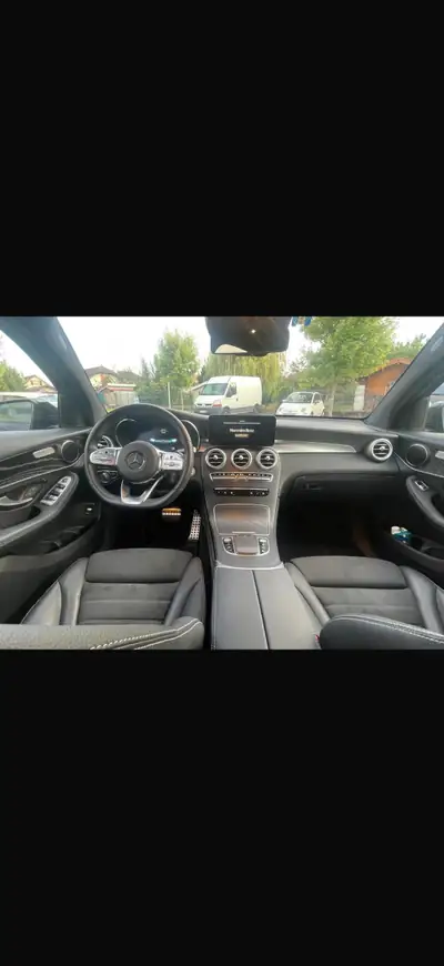 Mercedes-Benz GLC 200 4MATIC — SUV hybride léger, 77 000 km, design élégant — Armaturenbrett