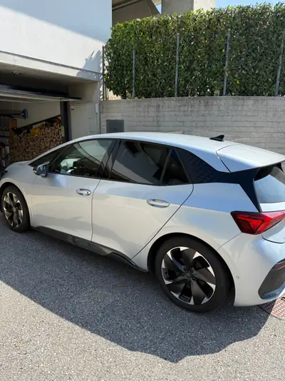 CUPRA Born Electric e-Boost — Berline électrique performante, 48 000 km seulement — rear view