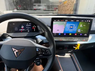 CUPRA Born Electric e-Boost — Berline électrique performante, 48 000 km seulement — dashboard