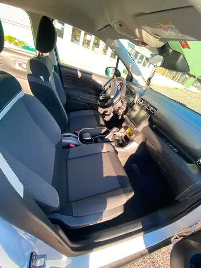Citroën C3 Aircross 1.2 PureTech 110 — SUV urbain économique et sans sinistre — interior