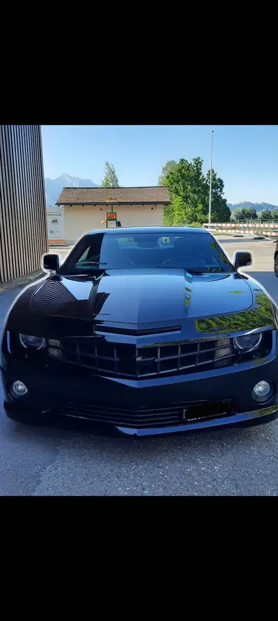 Chevrolet Camaro 6.2 V8 — Muscle car légendaire, 432 ch purs — rear view