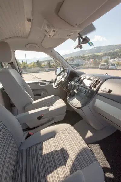 VW T5 California 2.0 TDI 180PS — Camping-car premium, état impeccable, prêt à voyager — Miniatura 10