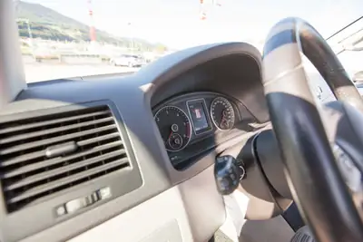 VW T5 California 2.0 TDI 180PS — Camping-car premium, état impeccable, prêt à voyager — Miniatura 14