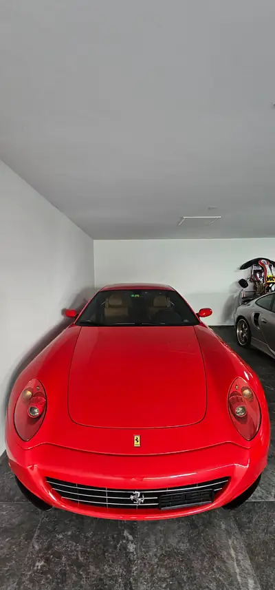 Ferrari 612 Scaglietti F1 — Grand Tourisme légendaire, seulement 29'980 km — Miniature 17