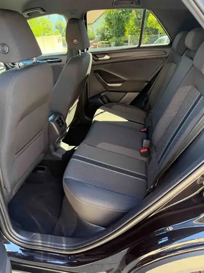 VW T-ROC 1.5 TSI Sport DSG — SUV compact dynamique, 108'000 km, sans sinistre — Miniature 7