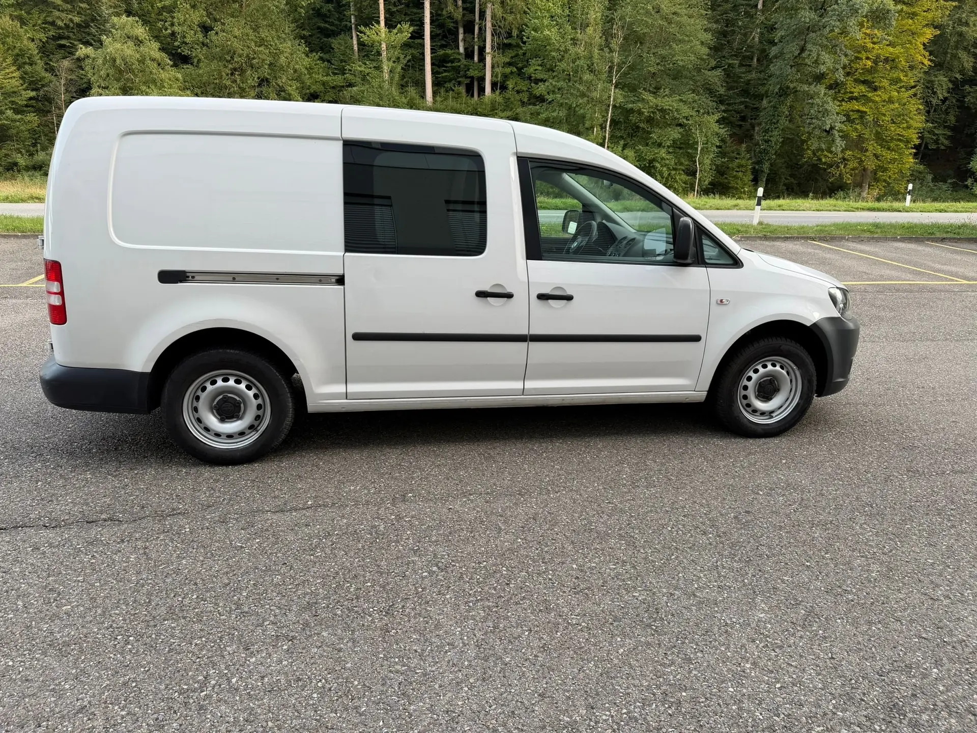 Volkswagen Caddy 2012 occasion Wünnewil — 3