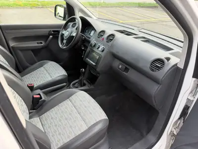 VW Caddy Maxi 1.6 TDI — Utilitaire spacieux, fiable et économe — detail