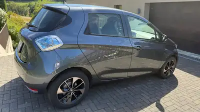 Renault Zoé R90 Swiss Edition — Citadine électrique compacte, 38 000 km seulement — side view