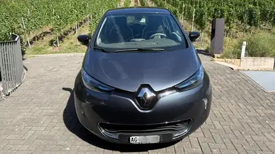Renault Zoé R90 Swiss Edition — Citadine électrique compacte, 38 000 km seulement — rear view