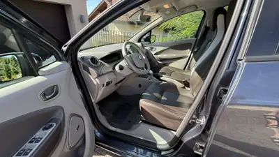 Renault Zoé R90 Swiss Edition — Citadine électrique compacte, 38 000 km seulement — dashboard
