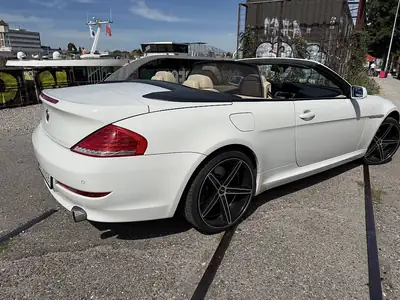 BMW 630i Cabriolet E64 — Roadster élégant, 272 ch, état impeccable — vista posteriore