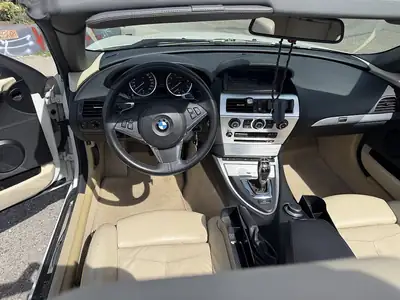 BMW 630i Cabriolet E64 — Roadster élégant, 272 ch, état impeccable — interni
