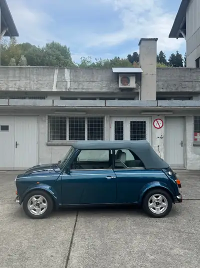 MINI Cabrio Lamm — Cabriolet de légende, seulement 28 600 km, sans sinistre — vista posteriore