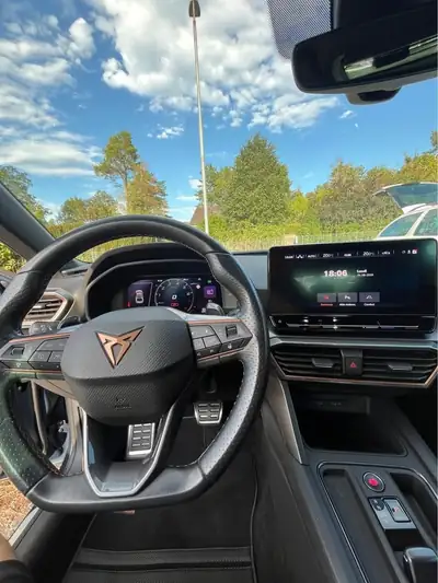 CUPRA Leon 2.0 TSI 245 DSG — Break sportif, moteur turbo performant, 72 800 km seulement — Armaturenbrett