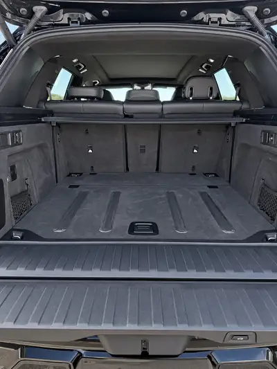 BMW X5M M Competition — 625 ch, performance extrême et allure agressive — intérieur