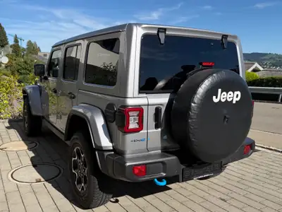 Jeep Wrangler Rubicon 4xe — SUV hybride rechargeable, première main, sans accident — intérieur