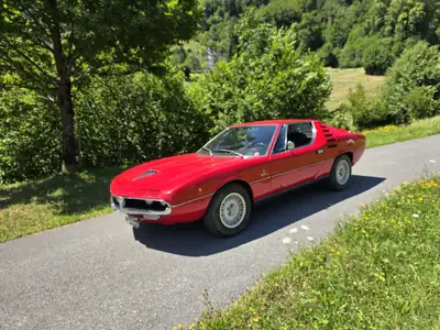 Alfa Romeo Montreal 1972 — Icône italienne, véhicule vétéran authentique — Heckansicht