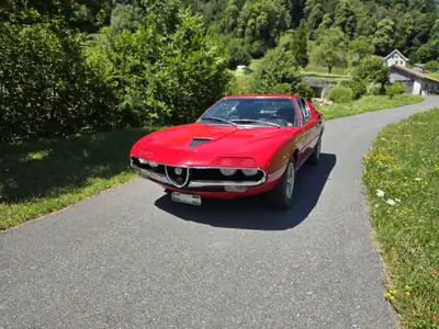 Alfa Romeo Montreal 1972 — Icône italienne, véhicule vétéran authentique — Seitenansicht