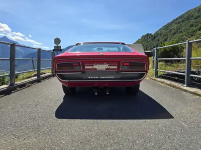 Alfa Romeo Montreal 1972 — Icône italienne, véhicule vétéran authentique — Miniatur 8