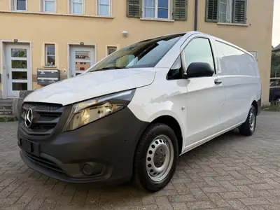Mercedes-Benz Vito 114 CDI — Fourgon utilitaire fiable, équipé atelier, 273 800 km — tableau de bord