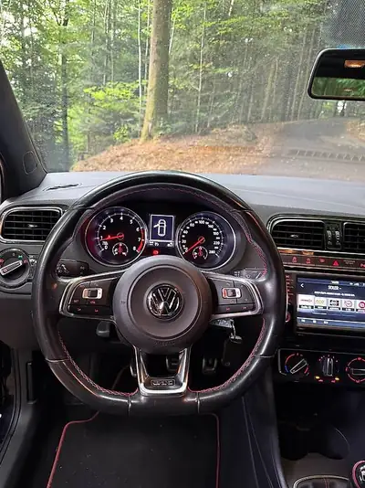 VW Polo GTI 1.8 TSI — Sportive compacte, 192 ch et transmission manuelle — vista posteriore