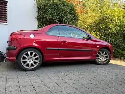 Peugeot 206 Cabriolet 2.0 — Roadster Pétillant, 150 000 km, Sans Sinistre — vista esterna