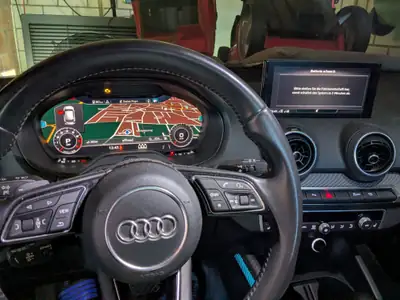 Audi Q2 1.4 TFSI Sport S-Tronic — SUV urbain dynamique, fraîchement révisé — Miniature 8