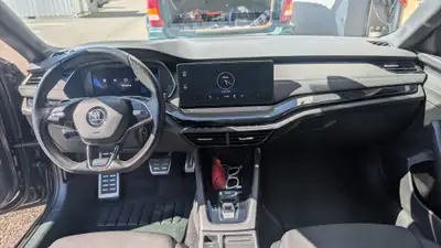 Skoda Octavia SportLine — Break polyvalent, boîte auto, sans sinistre — intérieur