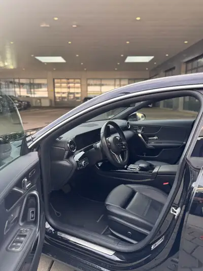 Mercedes-Benz CLA 200 Shooting Brake — Élégance et praticité, essence automatique — Miniature 8