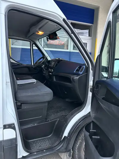 IVECO Daily 3.0 HPI 180 — Utilitaire fiable, faibles kilomètres et moteur puissant — Detail