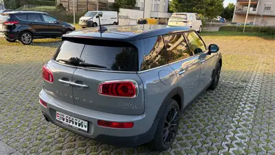 MINI Clubman Cooper 1.5i — Familiale compacte automatique, entretien récent — vista posteriore