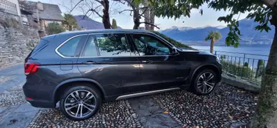 BMW X5 xDrive40d — 7 places, 313 ch diesel, équipement premium complet — dettaglio