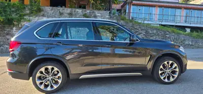 BMW X5 xDrive40d — 7 places, 313 ch diesel, équipement premium complet — interni