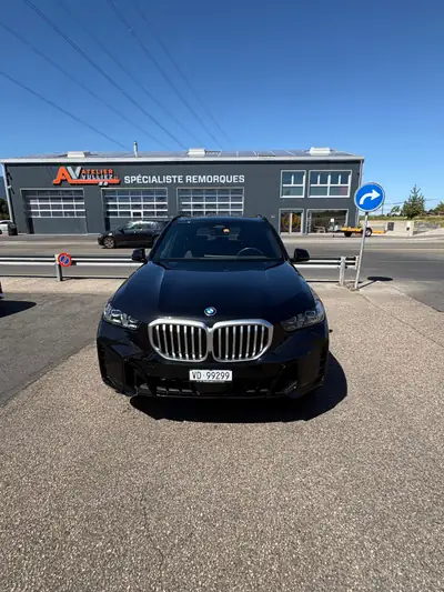 BMW X5 xDrive50e M Sport — Hybride rechargeable, 43'000 km, technologie premium — exterior view