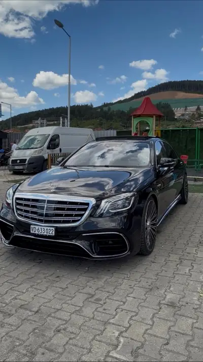 Mercedes-Benz S 500 — Berline de prestige avec pack AMG, 255'000 km — côté