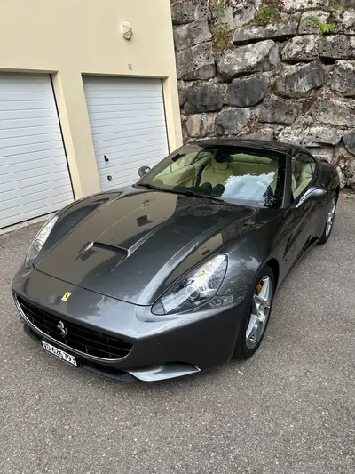 Ferrari California 4.3 — Cabriolet sport atmosphérique, 59'000 km, sans sinistre — détail